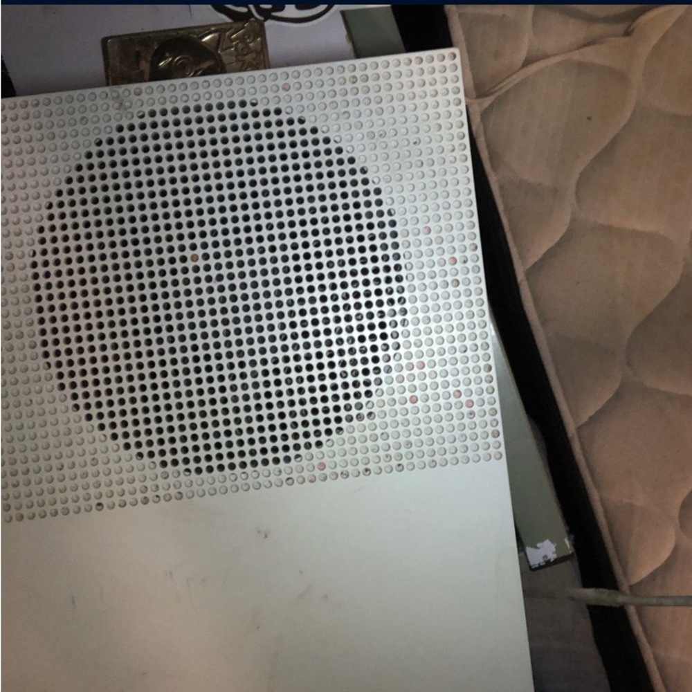 xbox one x with  controller - Picture 2 of 4